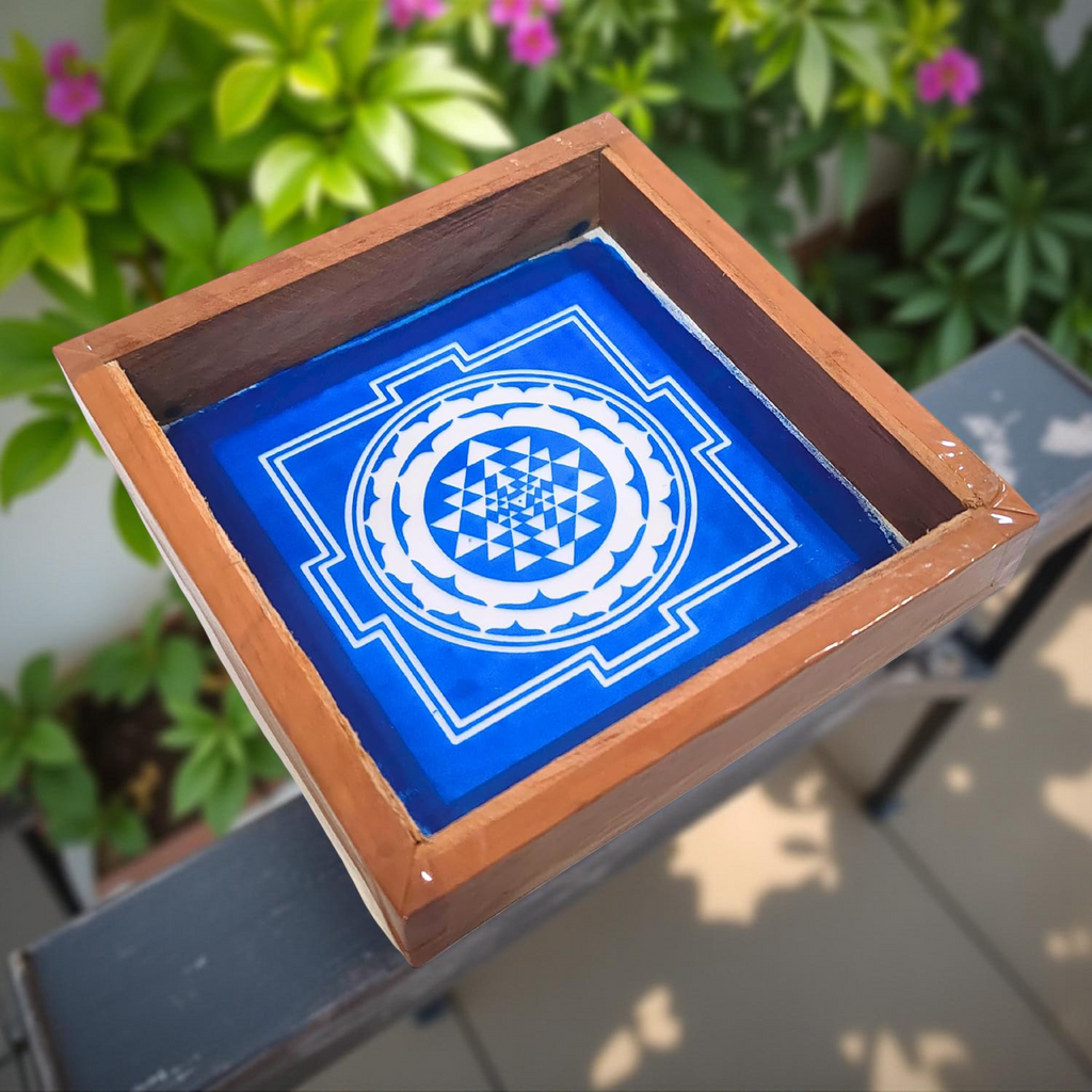 Unikraf Sri Yantra Kolam Kolam Rangoli Stencil Wooden  5x5 Inches  Pack of 1 Piece
