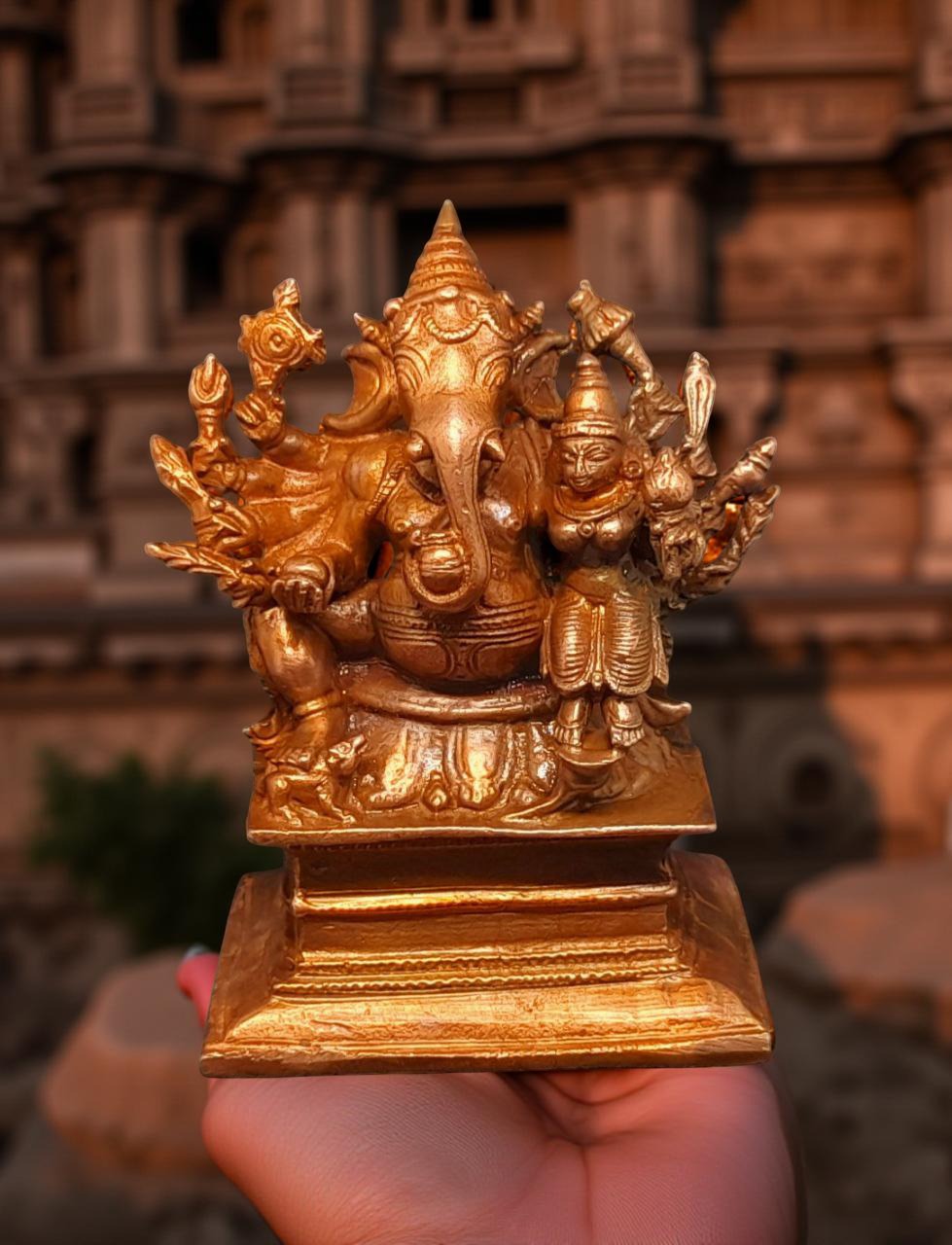 Brownish-Orange Copper Idols India, 3.5 Inches, Handmade Lakshmi Ganesh 560 Gram, Patina Antique Finish, Pack Of 1 Piece