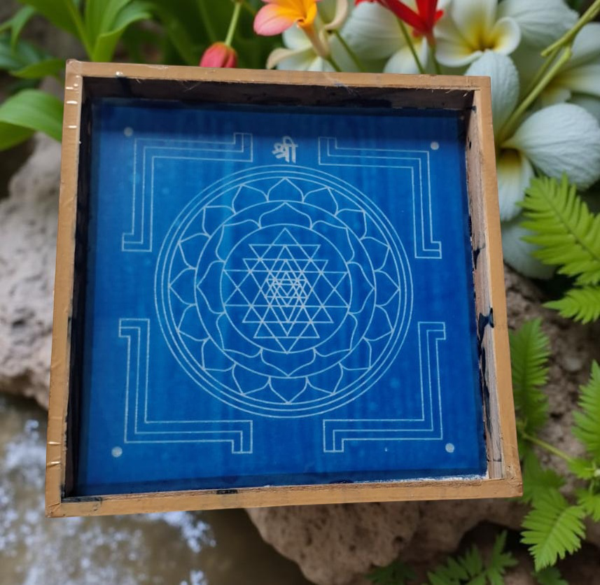 Unikraf Sri Chakra Yantra Model 3 Rangoli Stencil – 10×10 Inch Reusable Wooden Frame Kolam Template for Pooja, Entrance & Festival Decoration | Pack of 1
