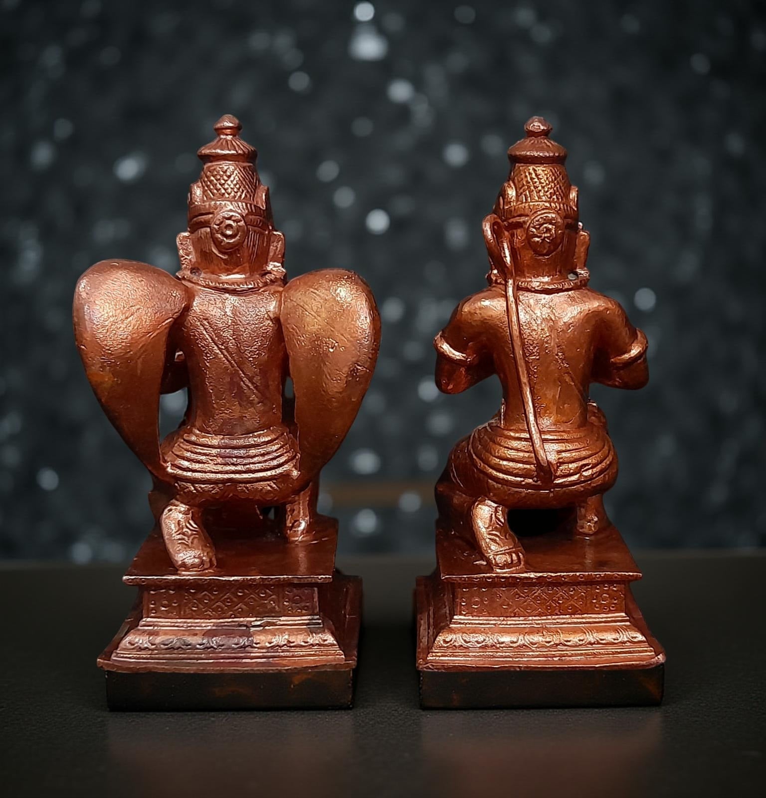 Unikraf  , Copper Handmade Sitting Garudar and Hanuman 4.3 inches 1.1 Kg, Pack of 1 Piece